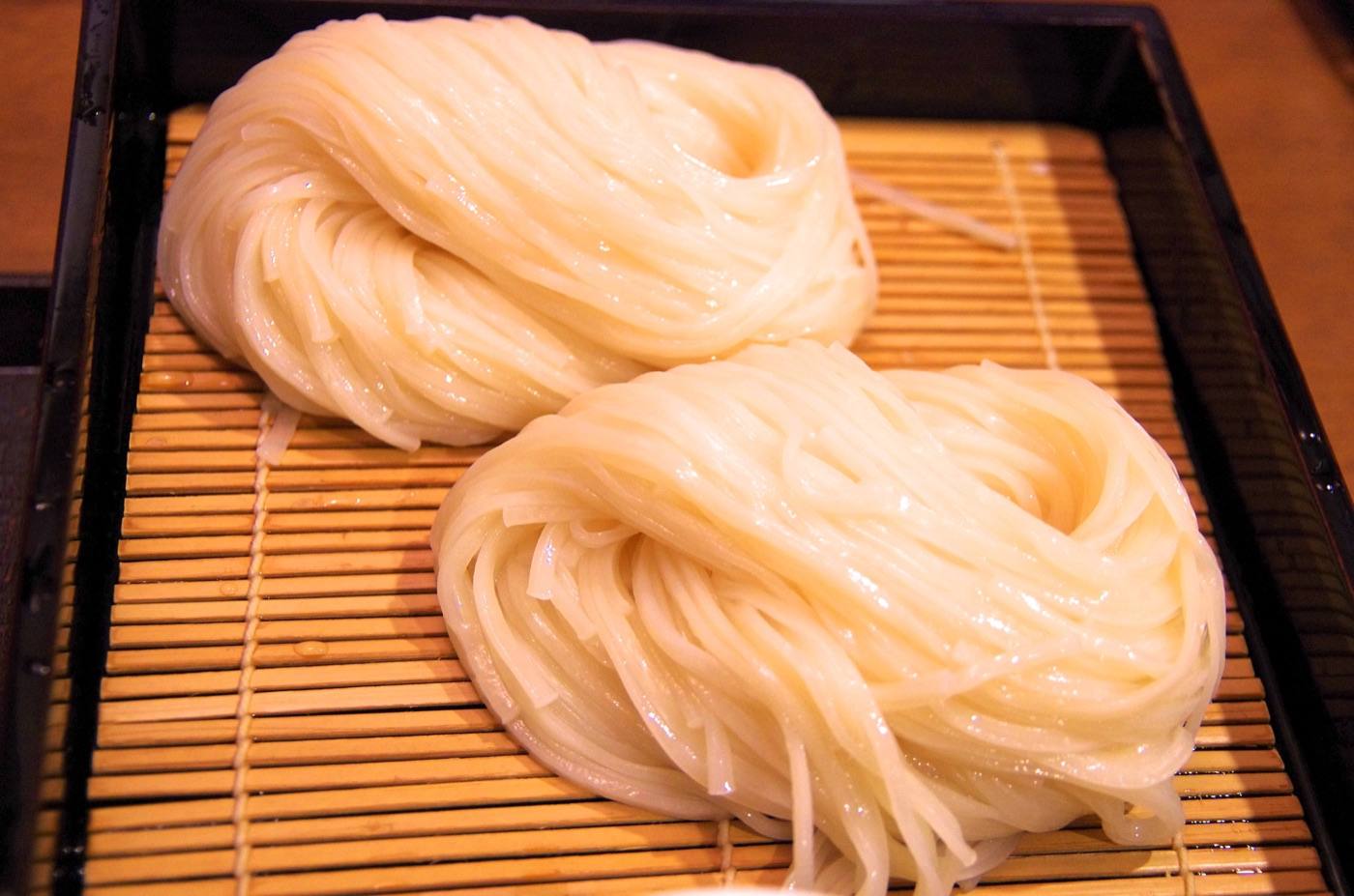 Inaniwa udon, thin dried noodles