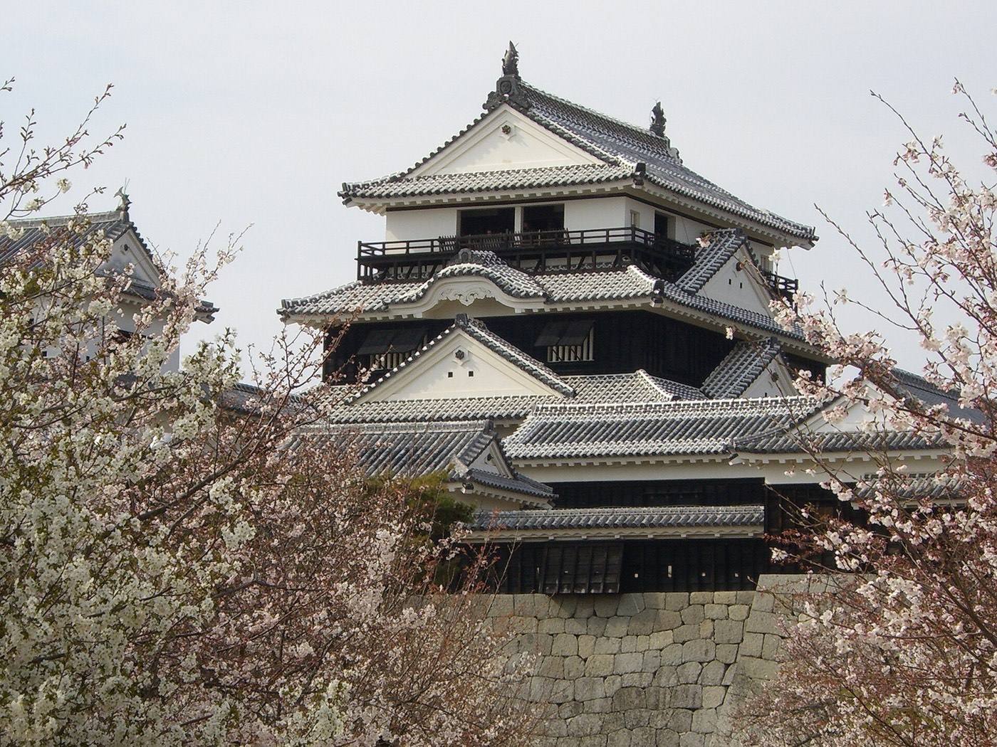 the keep of Matsuyama Castle