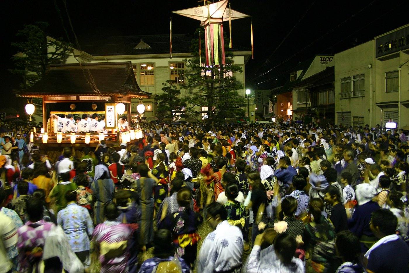 the Gujo Odori danced at night