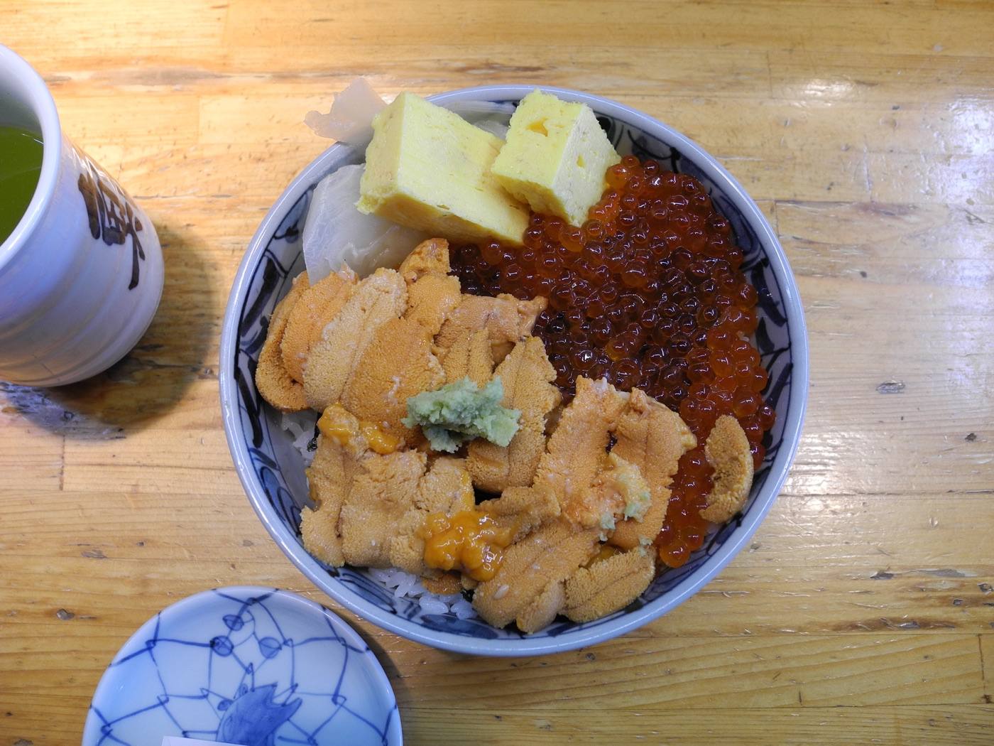 sea urchin and salmon roe over rice