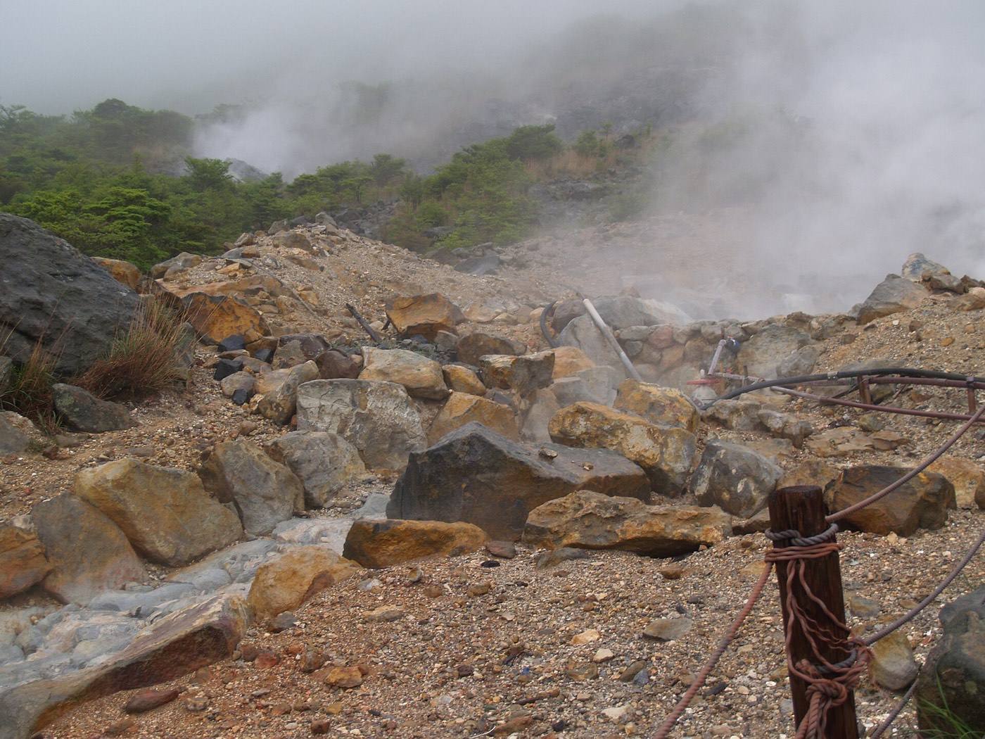 the Hakone ropeway over Owakudani