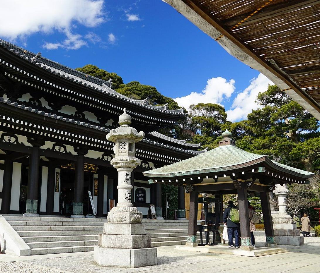 the main hall of Hase-dera in Kamakura