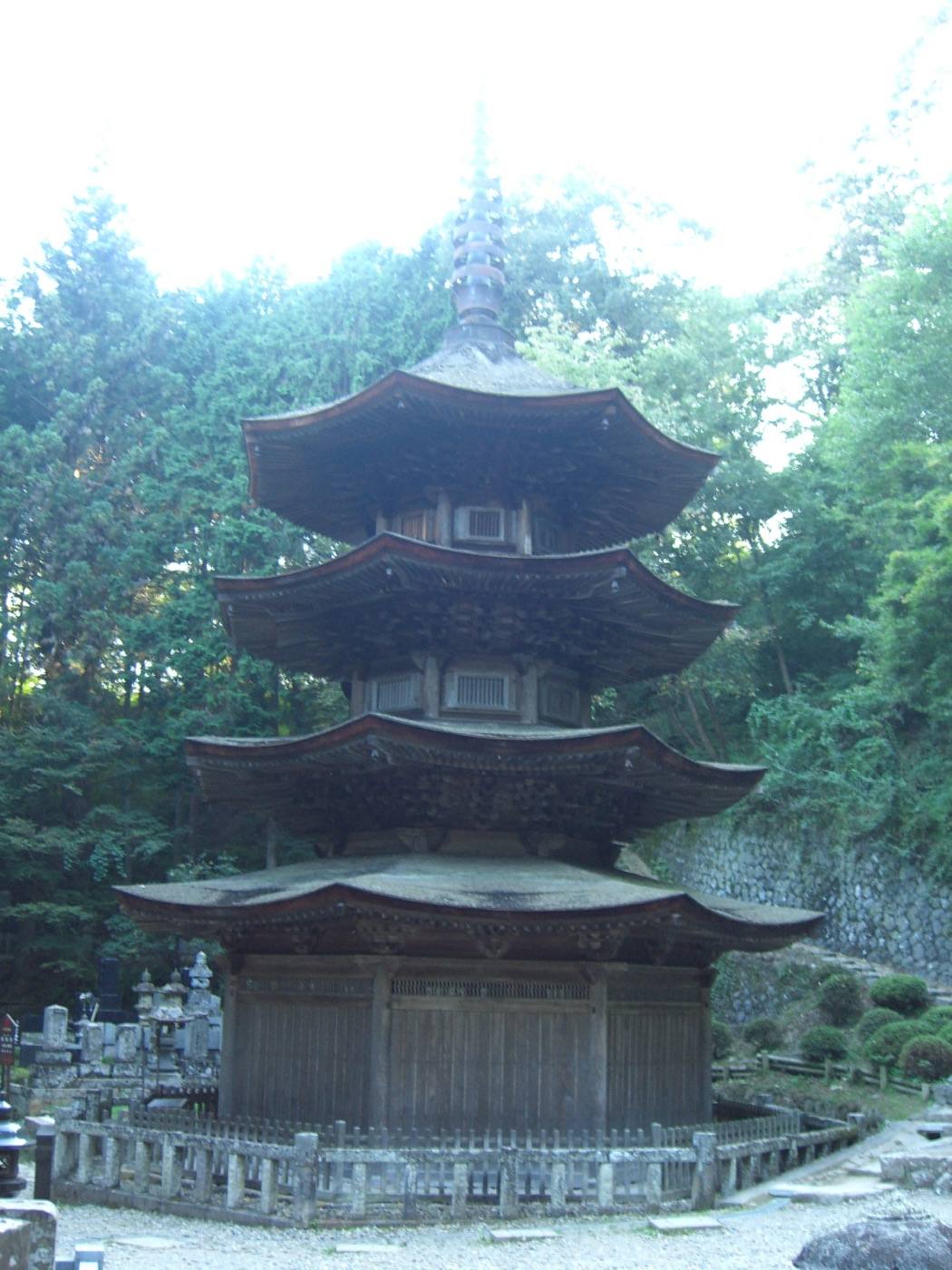 the octagonal pagoda of Anrakuji at Bessho Onsen