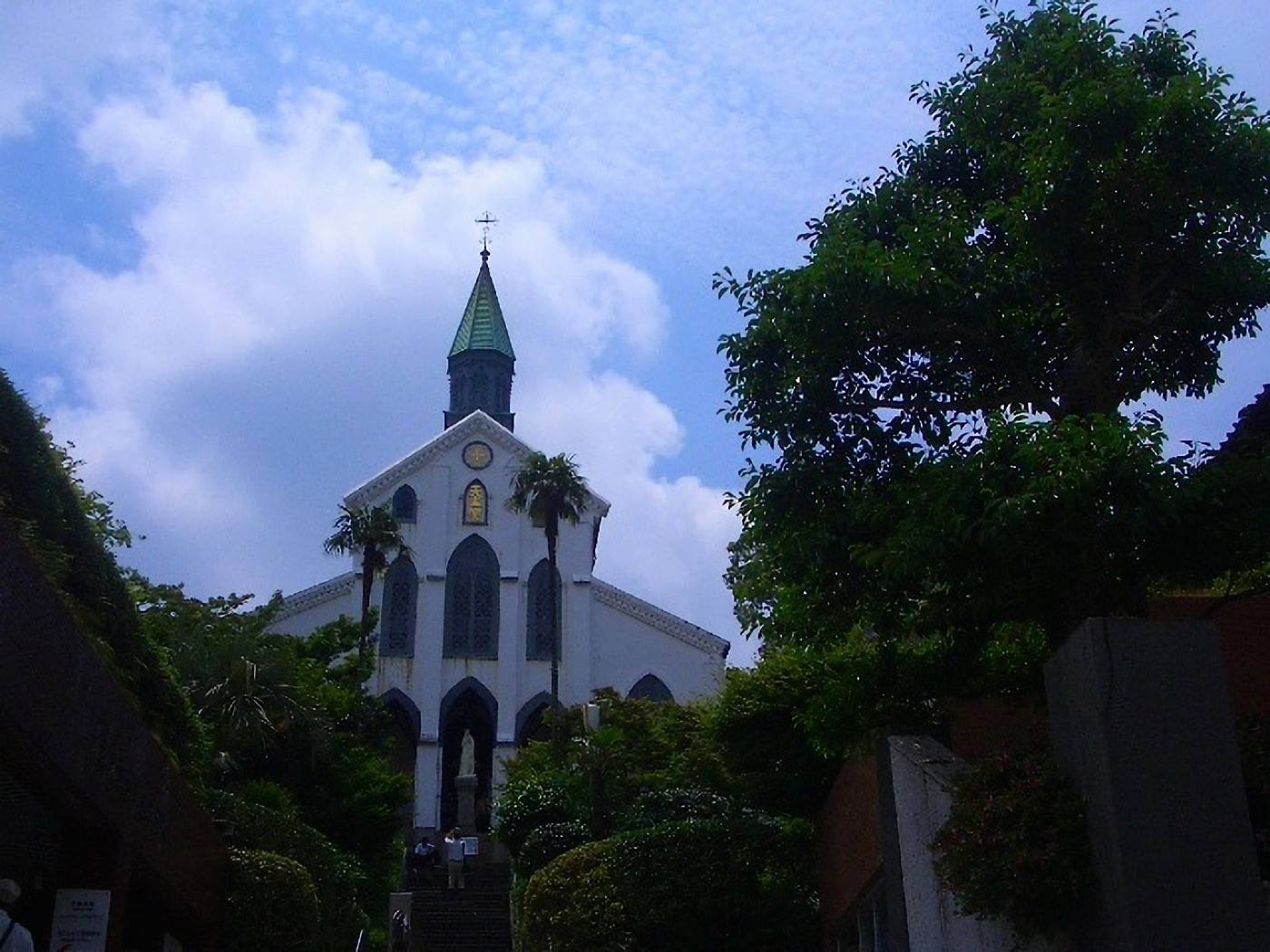the front of Oura Church