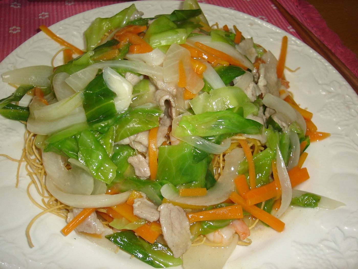 sara udon, crisp noodles with thick sauce