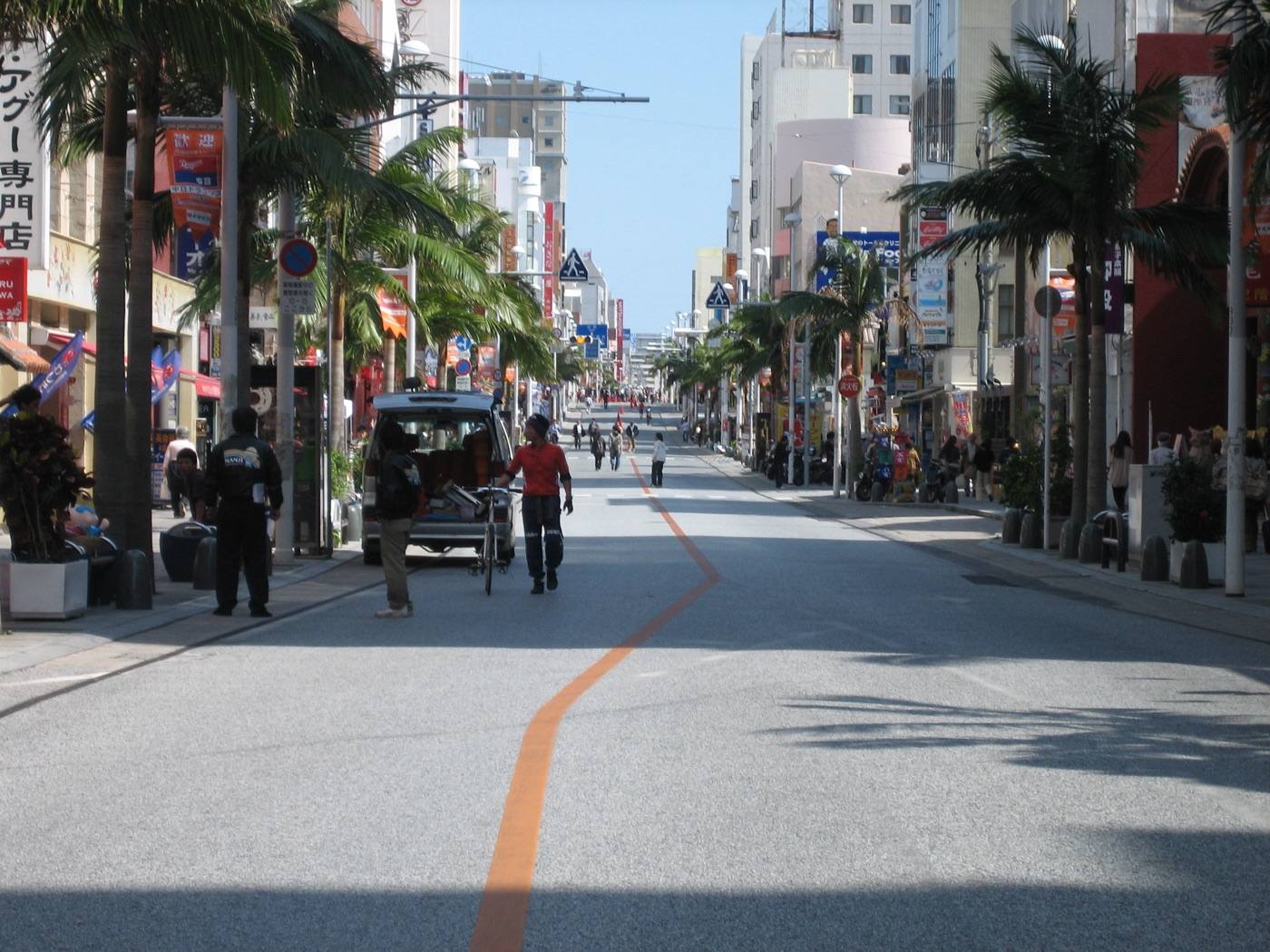 the shops and signs of Kokusai-dori