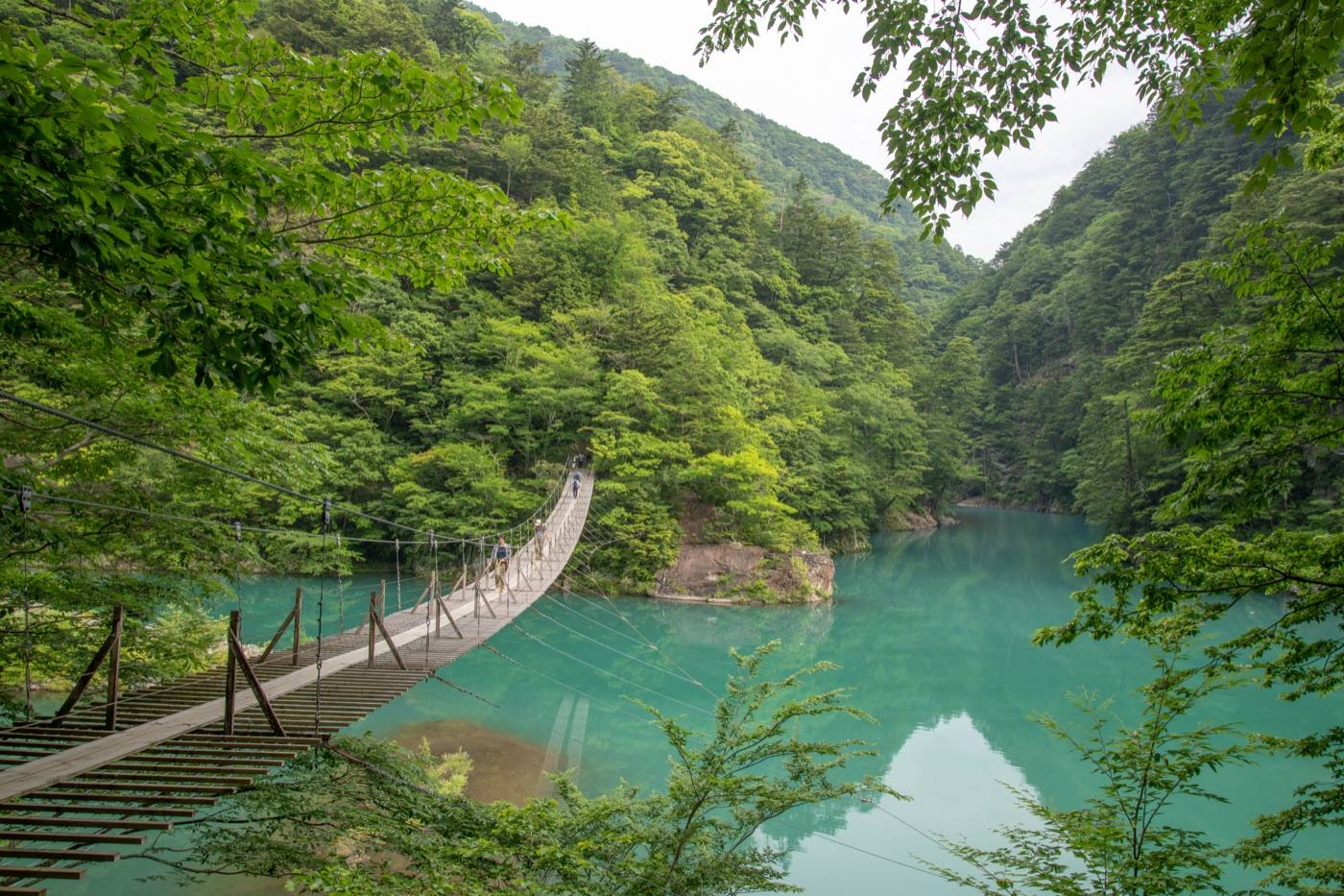 the Yume no Tsuribashi bridge over the gorge