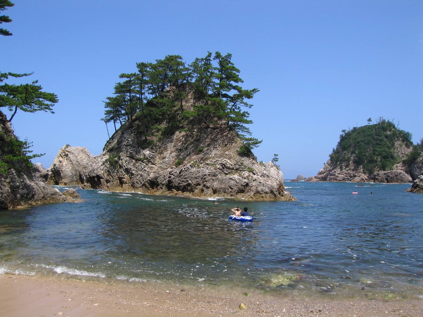 the sea-carved arch of Sengan Matsushima on the Uradome coast
